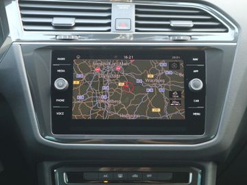 Volkswagen Tiguan - 9
