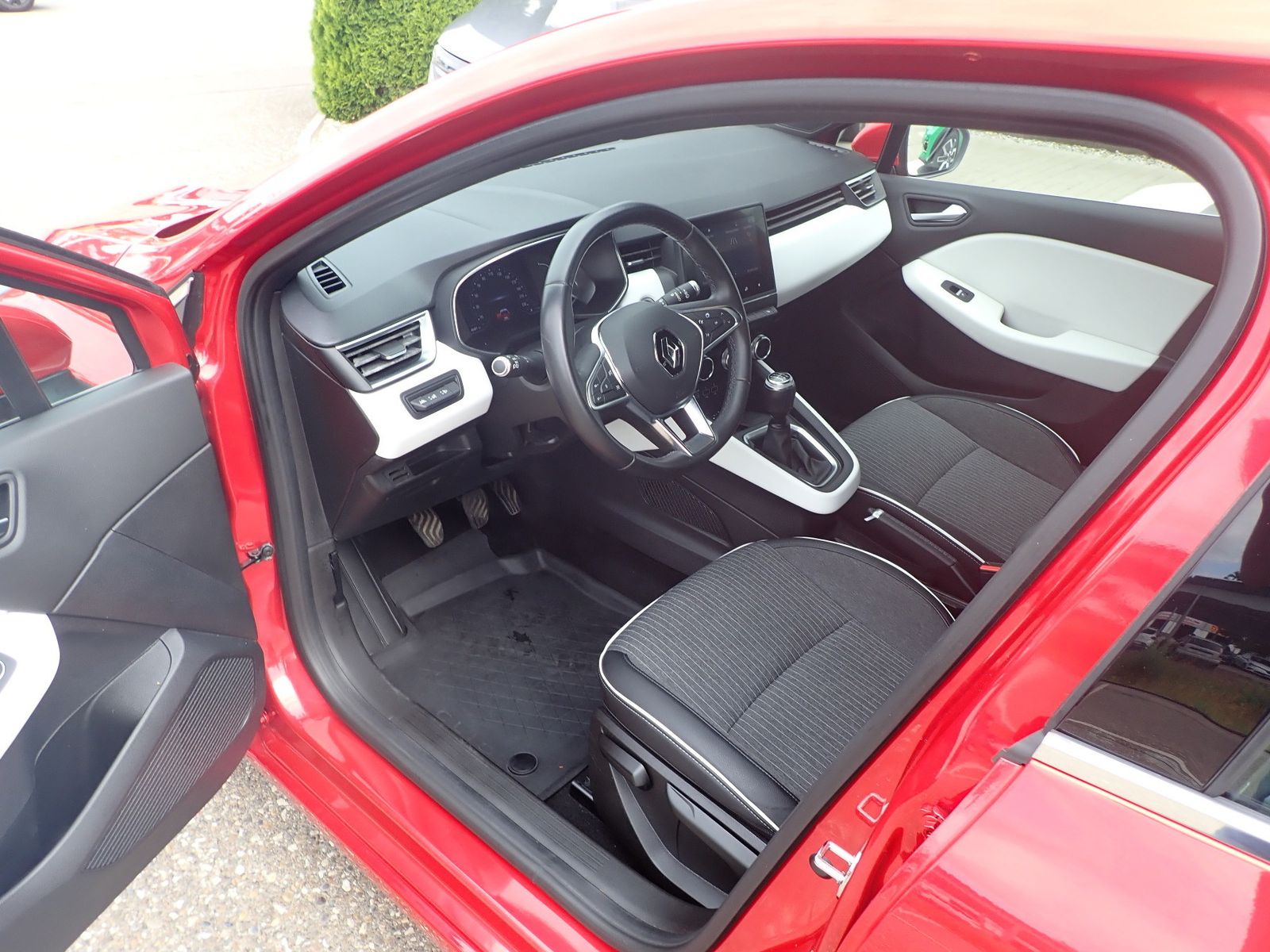 Fahrzeugabbildung Renault Clio V Intens TCe 100 NAVI WKR