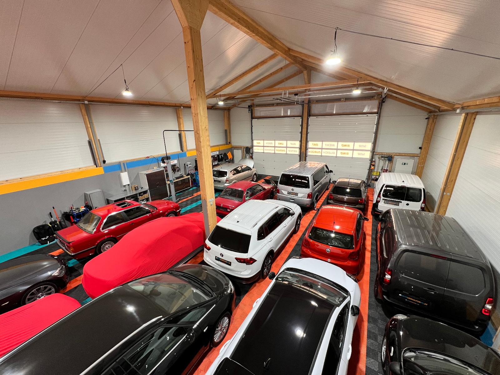 showroom-image-top