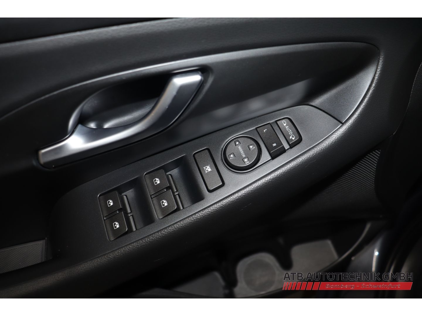 Fahrzeugabbildung Hyundai i30 Trend 1.5 T-GDi 48V AHK-abnehmbar Apple CarP