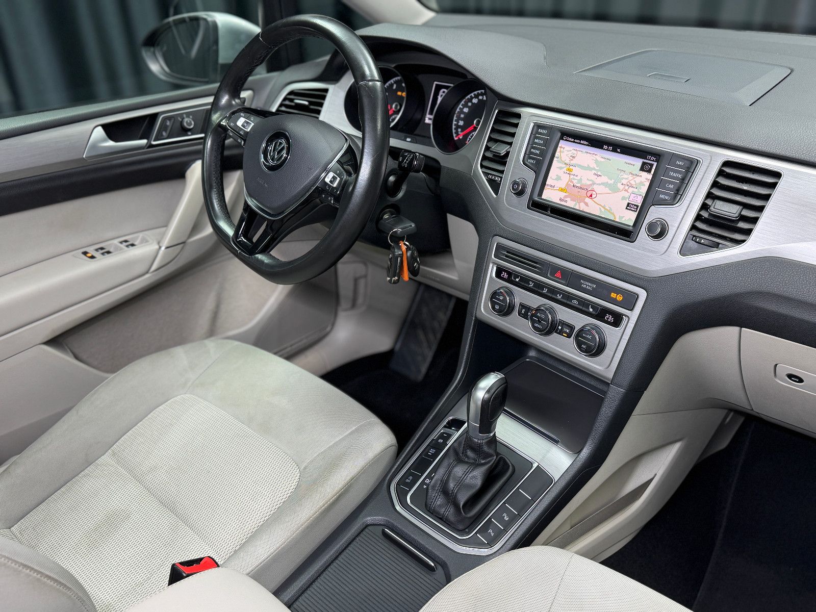 Fahrzeugabbildung Volkswagen Golf Sportsvan VII Comfortline|PDC|AUTOMATIK|NAV