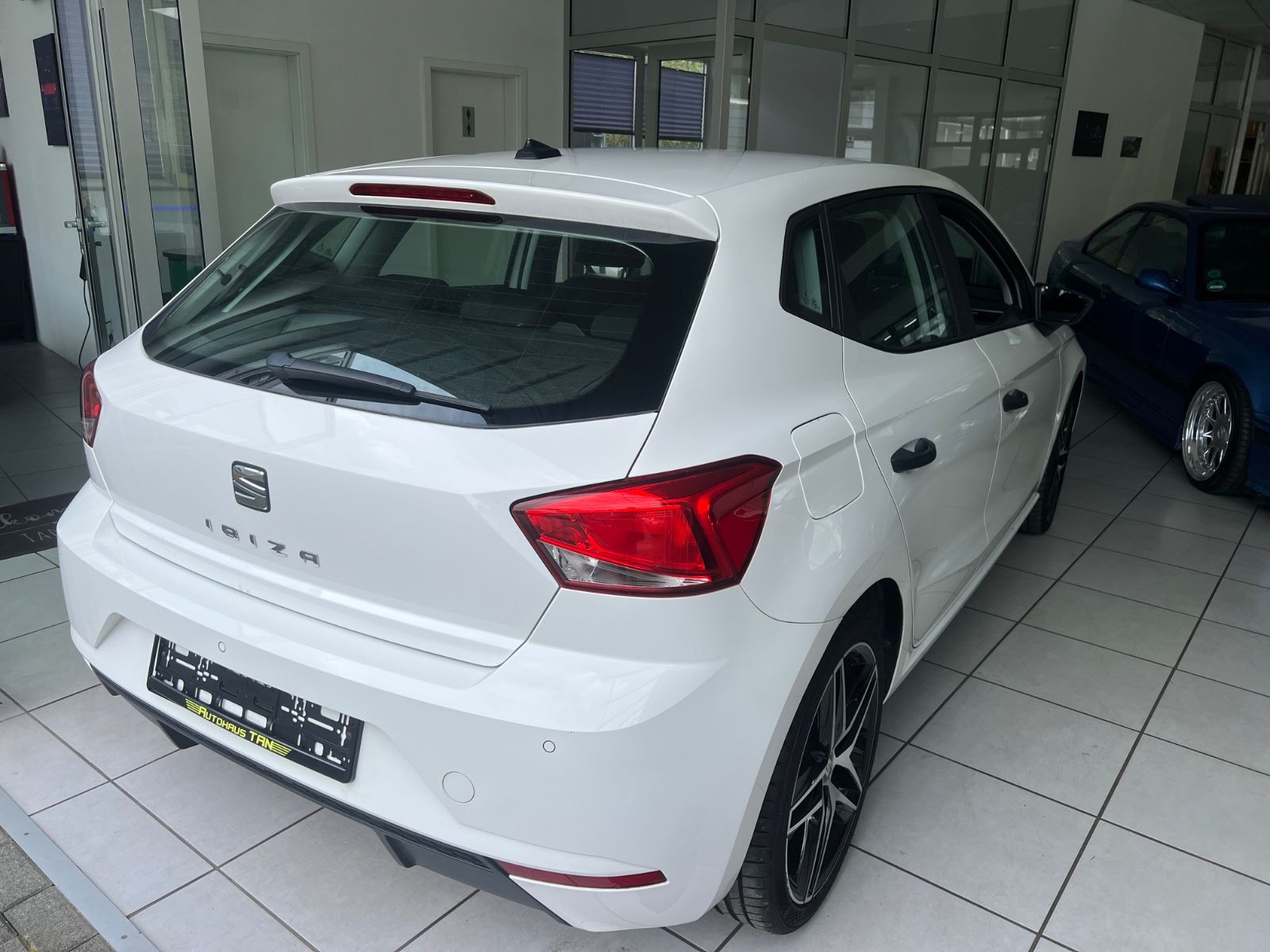 Fahrzeugabbildung SEAT Ibiza 1.6 TDI  Reference*NAVI*CAR-PLAY*ALUFELGEN