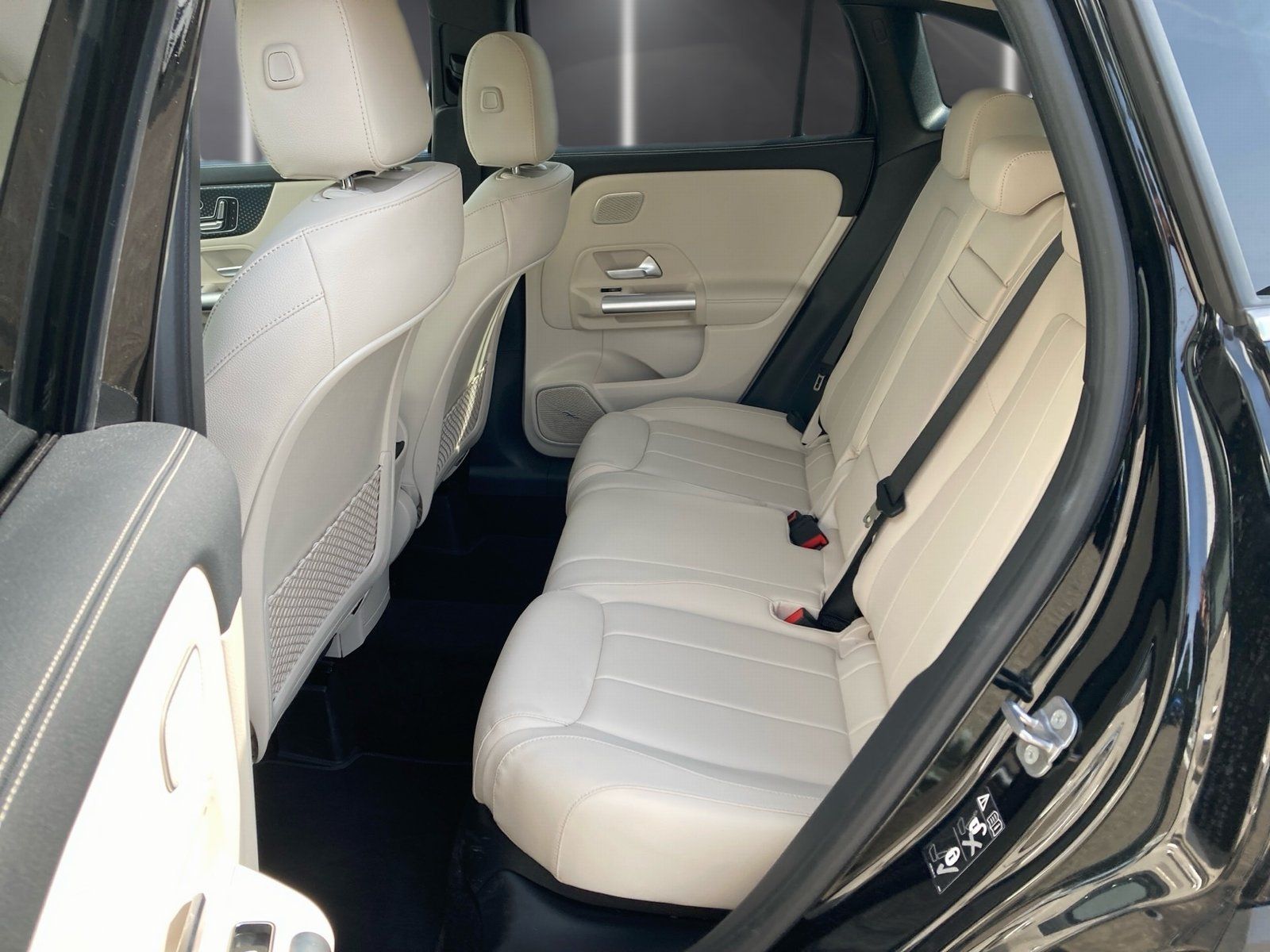 Fahrzeugabbildung Mercedes-Benz GLA 220 d 4M Progressive*AHK*Burme*Distro*MBeam*