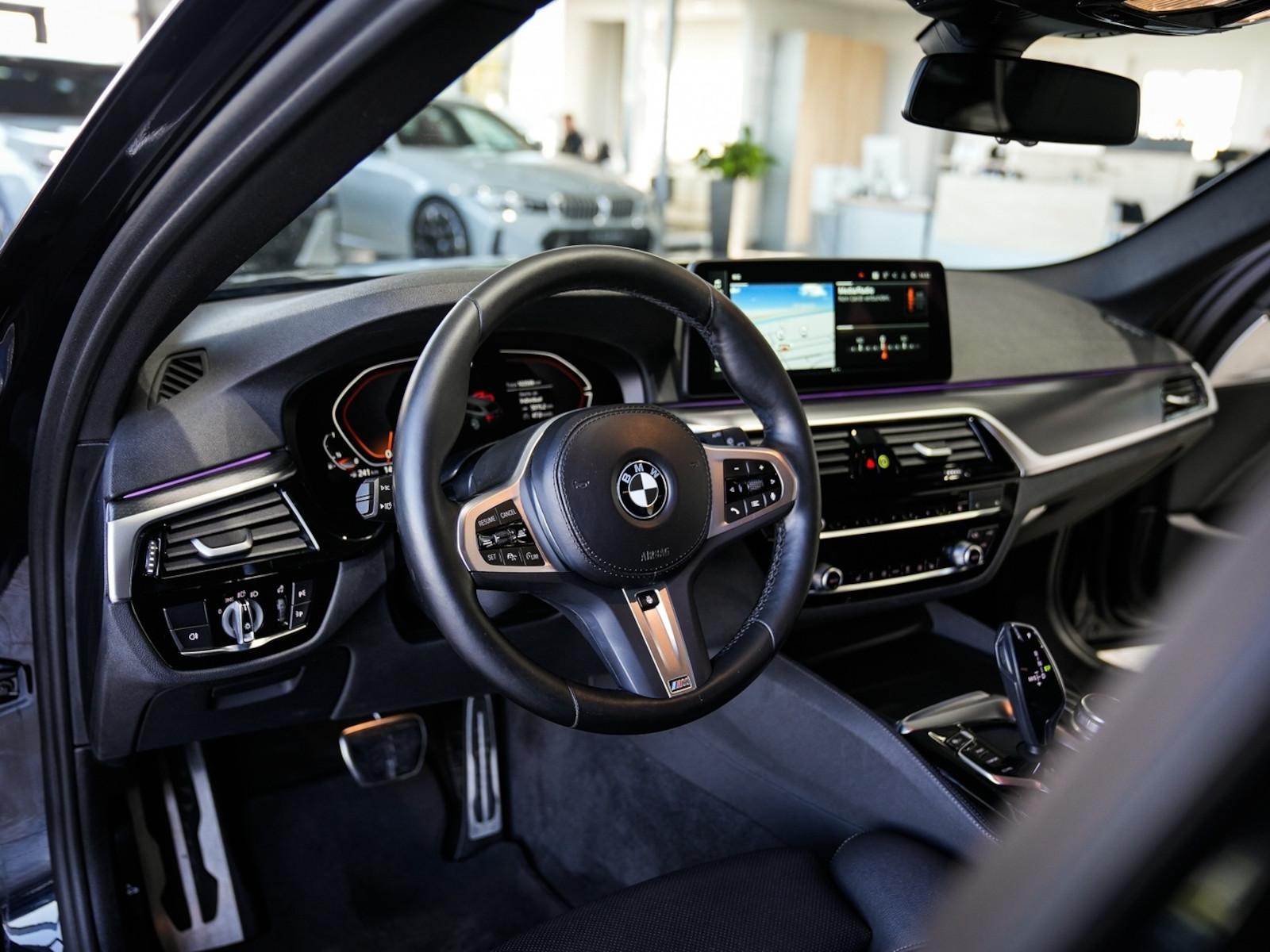BMW 530i Touring M Sport 19LM Kamera ACC