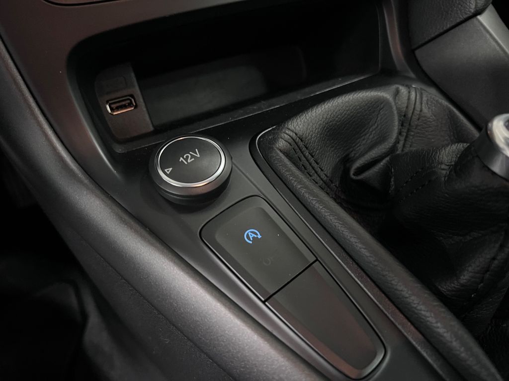 Ford FOCUS TURNIER BUSINESS/ 96.tKM/ GARANTIE/ NAVI/ Ford FOCUS TURNIER BUSINESS/ 96.tKM/ GARANTIE/ NAVI/