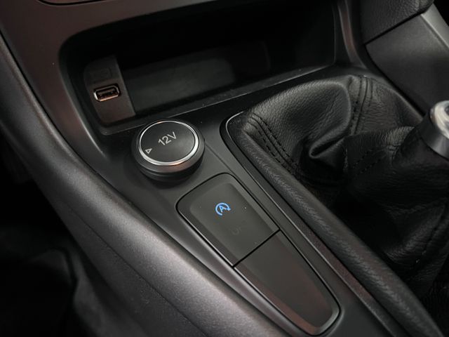 Ford FOCUS TURNIER BUSINESS/ 96.tKM/ GARANTIE/ NAVI/ Ford FOCUS TURNIER BUSINESS/ 96.tKM/ GARANTIE/ NAVI/