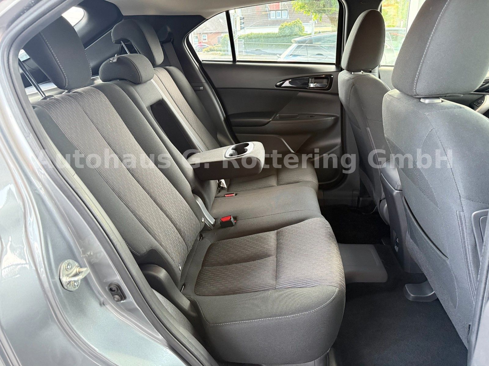 Fahrzeugabbildung Mitsubishi Eclipse Cross 2.4 PHEV 4WD +Kam +BT +SHZ +SOH97%