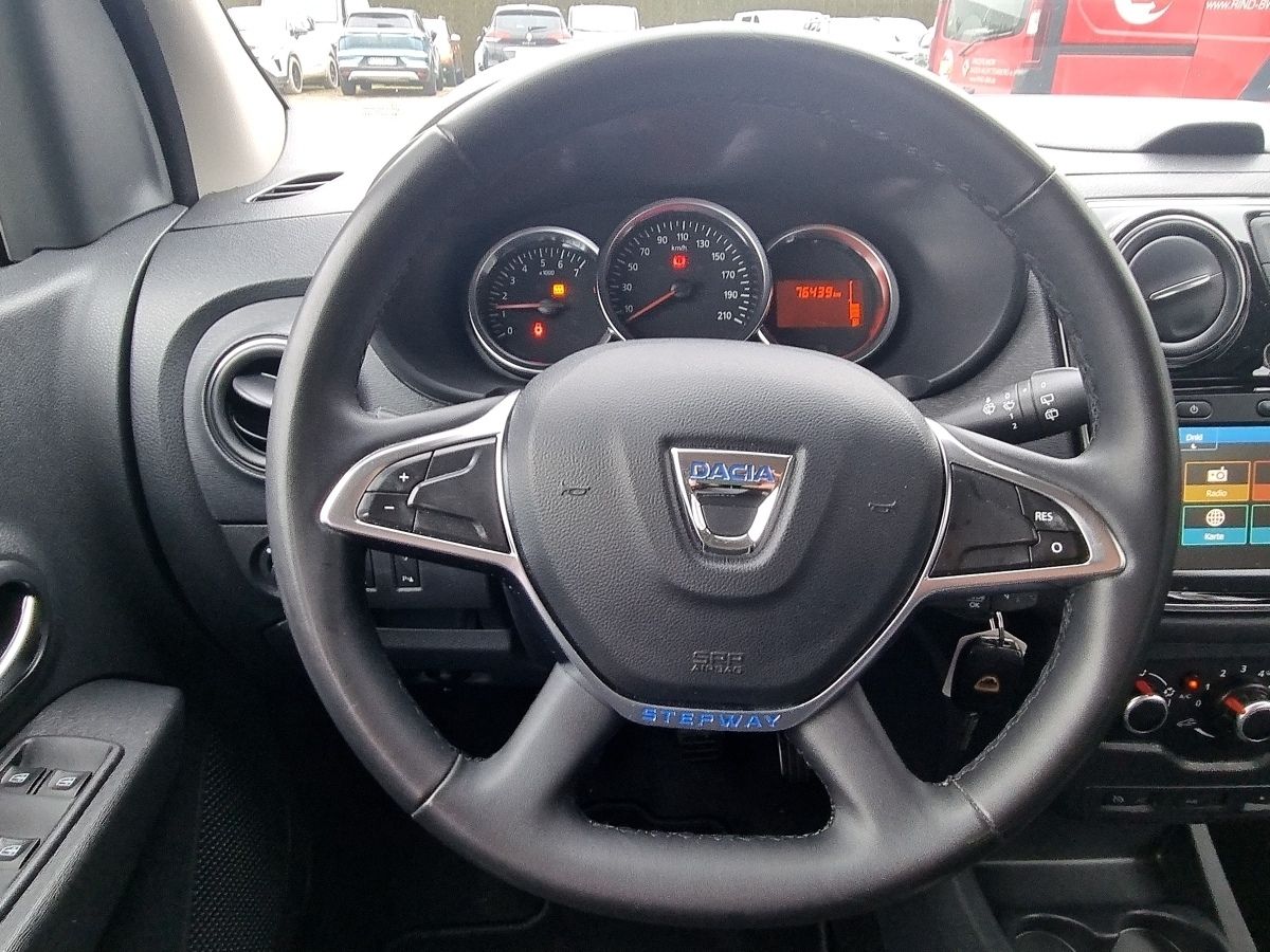 Fahrzeugabbildung Dacia Lodgy Stepway Plus TCe 130