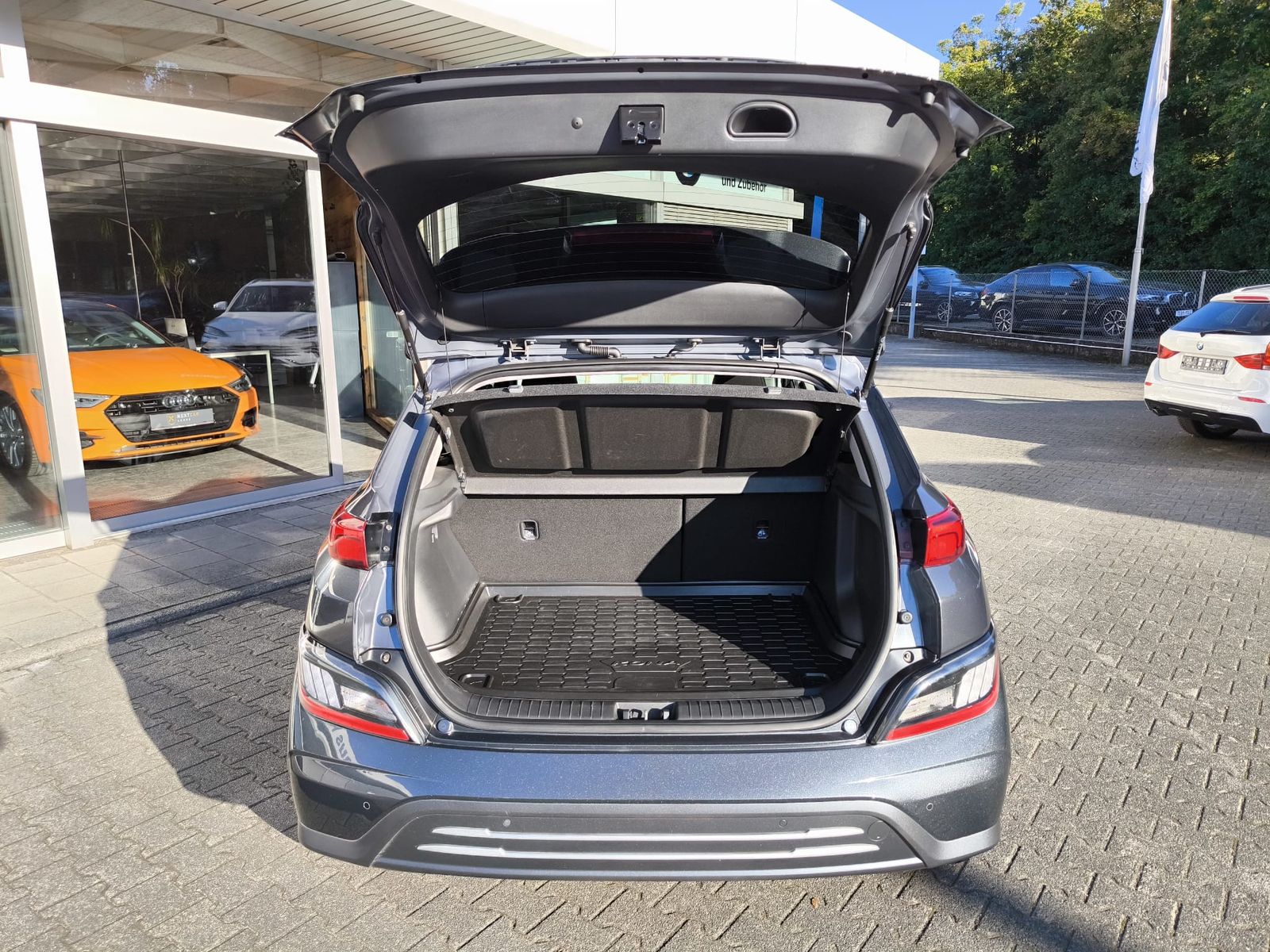 Fahrzeugabbildung Hyundai Kona Trend NAVI+LED+SHZ+HEADUP+KAMERA+ACC+WP+