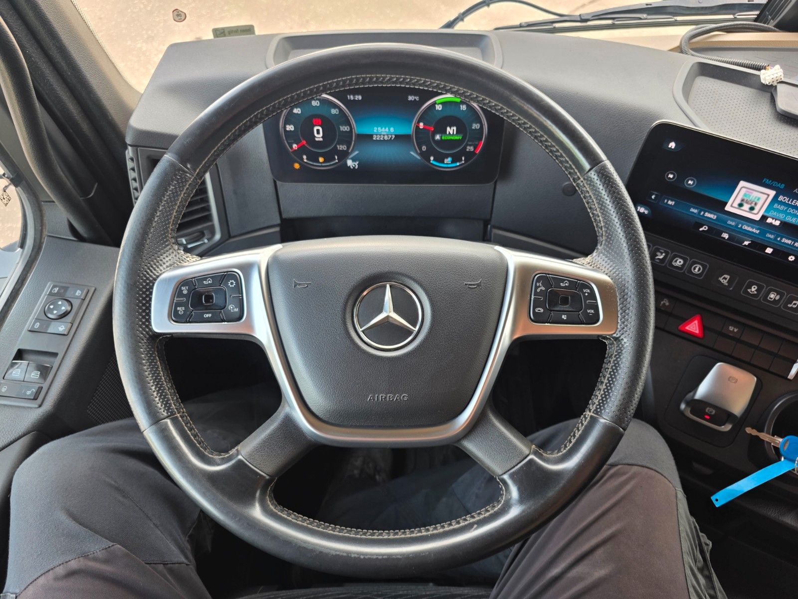 Fahrzeugabbildung Mercedes-Benz Actros 1853 LS Hydraulik Öl-Retarder Standklima