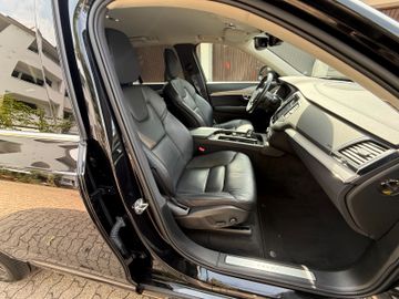 Volvo XC90 - 11