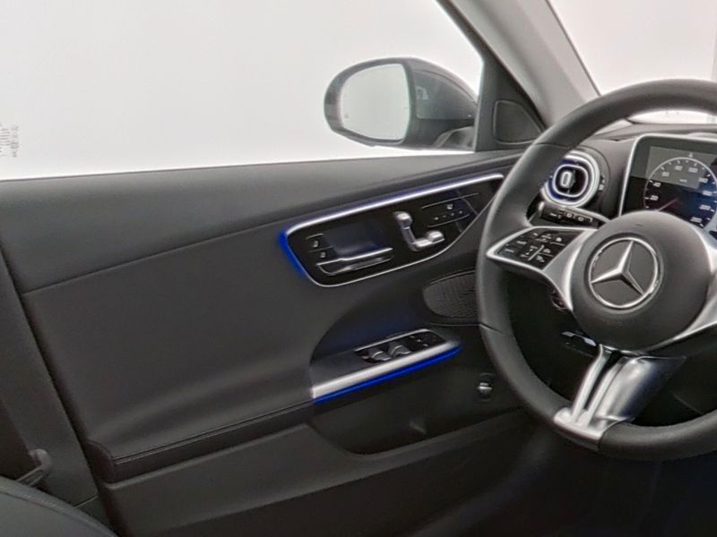 Fahrzeugabbildung Mercedes-Benz C 220 AVANTGARDE+DIS+HUD+360°+DAB+MEMORY+SPUR