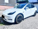 Tesla Model Y Hinterradantrieb RWD Garagefahrz. 1.Hand - Tesla in Wuppertal