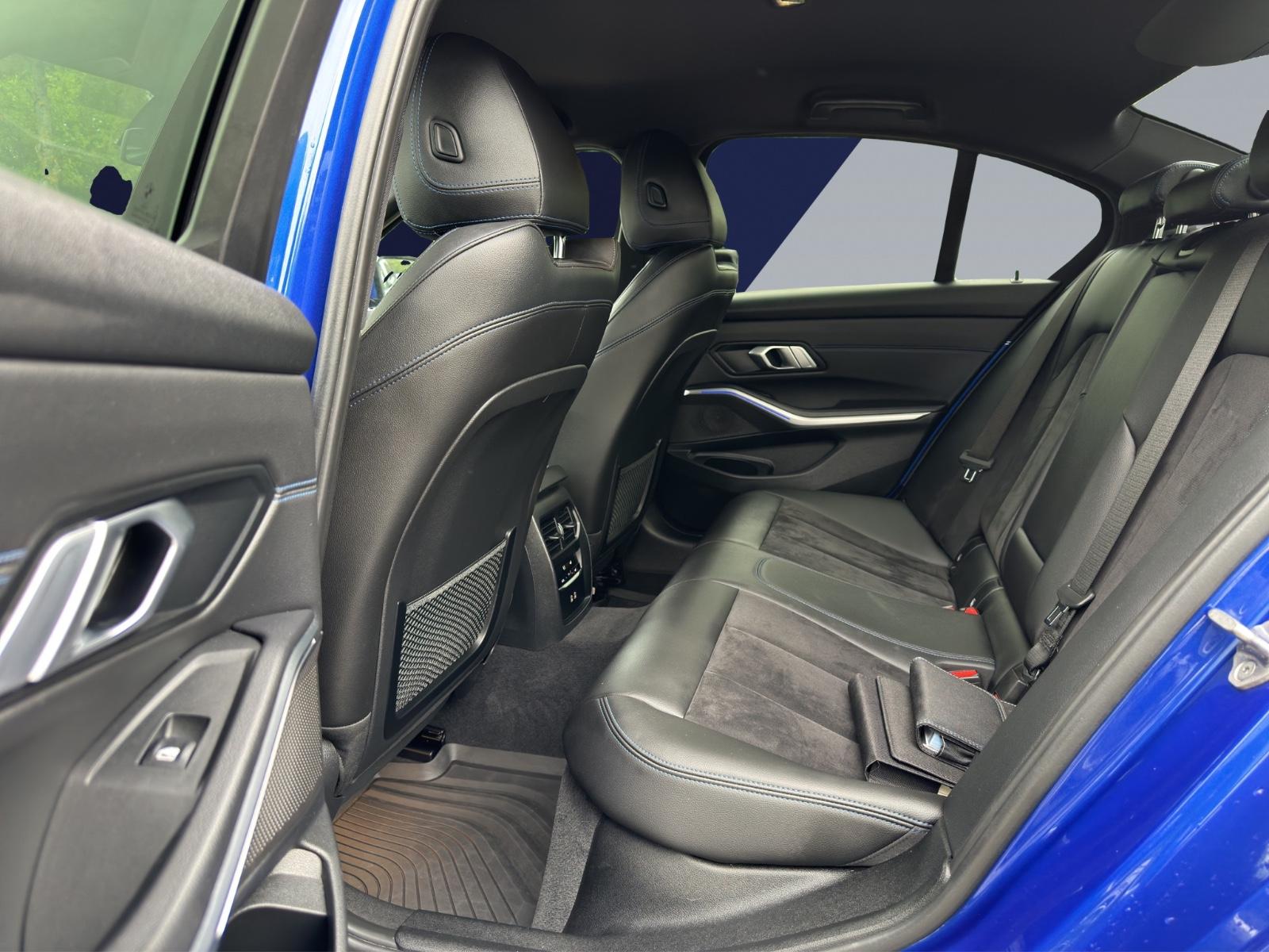 BMW 318 i M Sport*ALU*LED*PDC*EFH*NAVI*AMBIENTE*