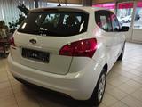 Kia Venga Attract - weiße Kia Venga