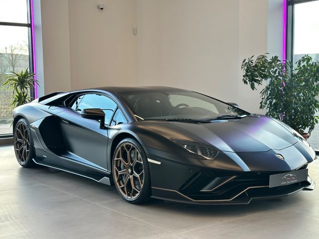 Lamborghini Aventador Ultimae 1/350 Ad Personam Nero Nemesis