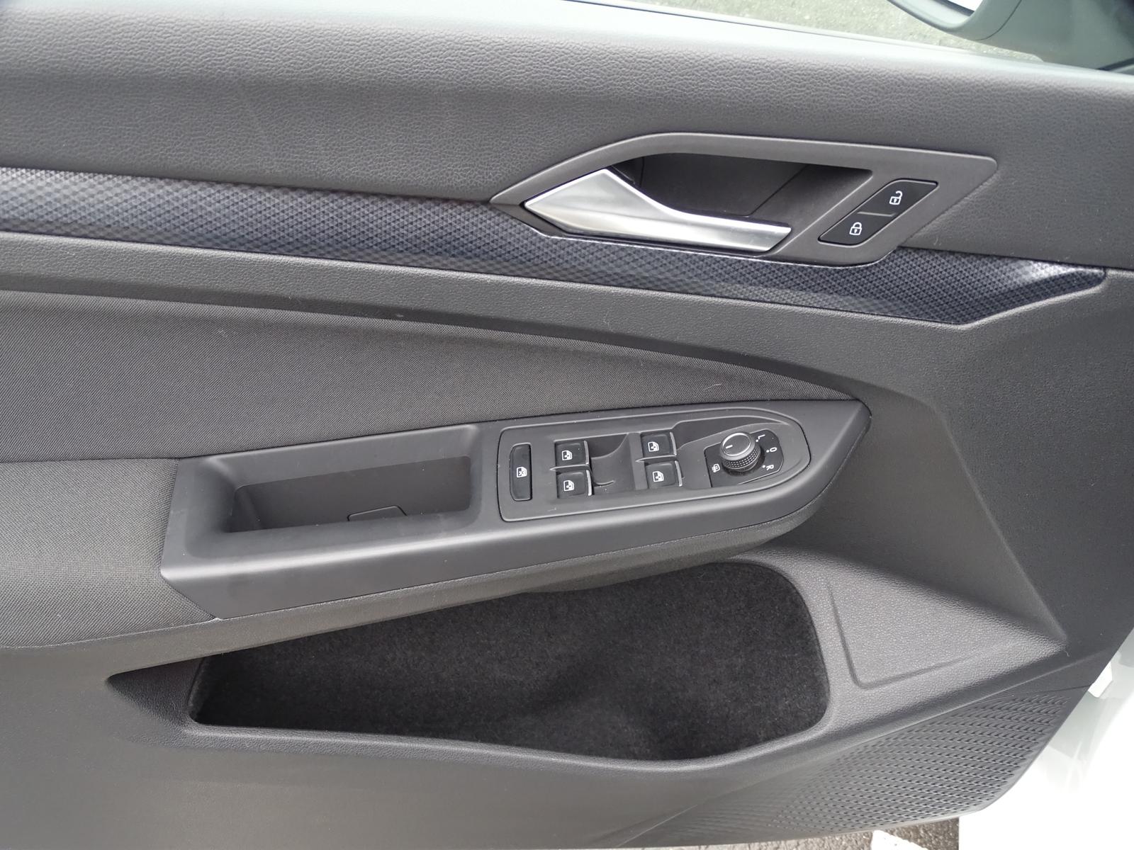 Volkswagen Golf 1.0 UNITED*NAVI*LED*DAB*SHZG*CARPLAY*PDC*, миниатюра 10