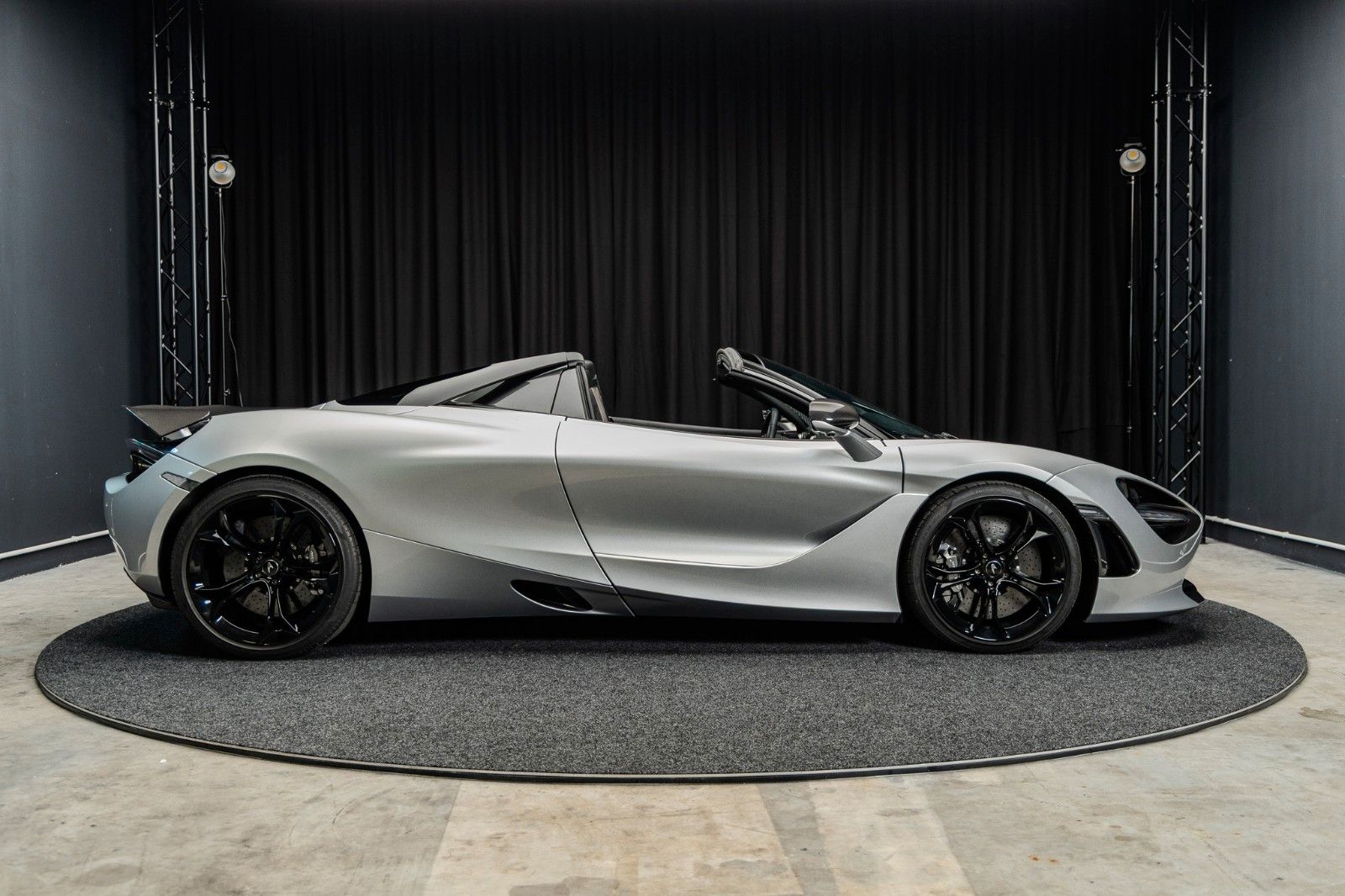 Fahrzeugabbildung McLaren 720S Spider + Scheckheft + Service Neu + Top Zus