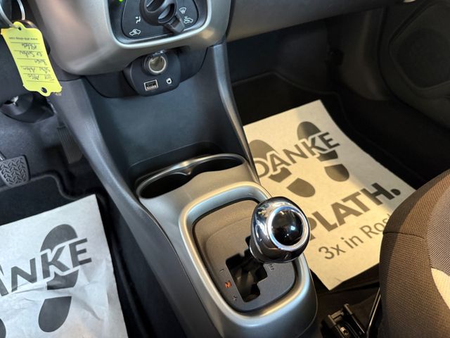 Toyota Aygo x-play touch Automatik