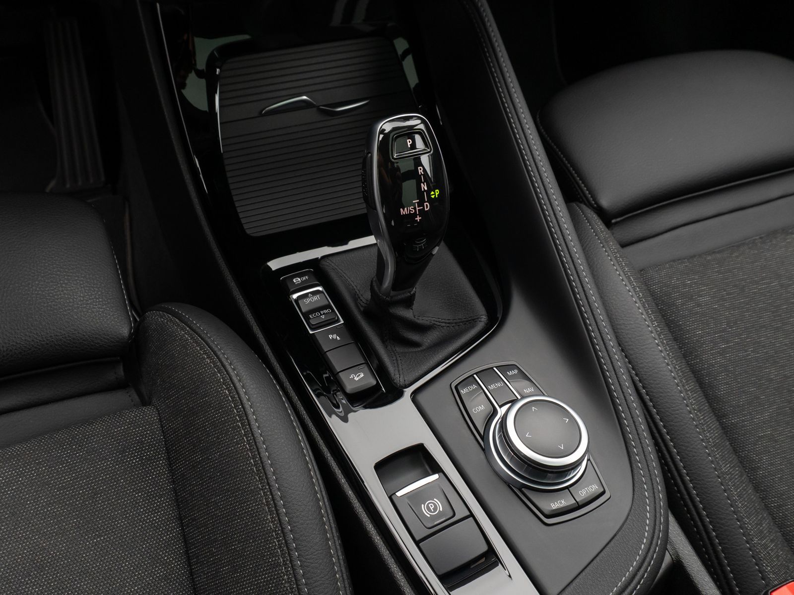 Fahrzeugabbildung BMW X1 xD20i Sport Line Panorama Kamera HUD DAB HiFi