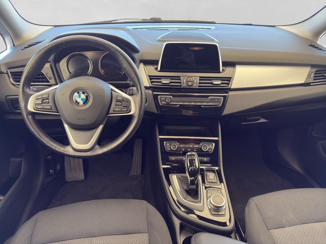 Fahrzeugabbildung BMW 218d Gran Tourer Automatik+ACC+HiFi+AHK+Navi