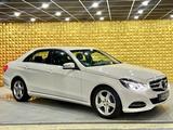 Mercedes-Benz E 220 BlueEfficiency *KLIMA*SHZ*AHG*KAMERA*AMG - Mercedes-Benz E 220: Limousine