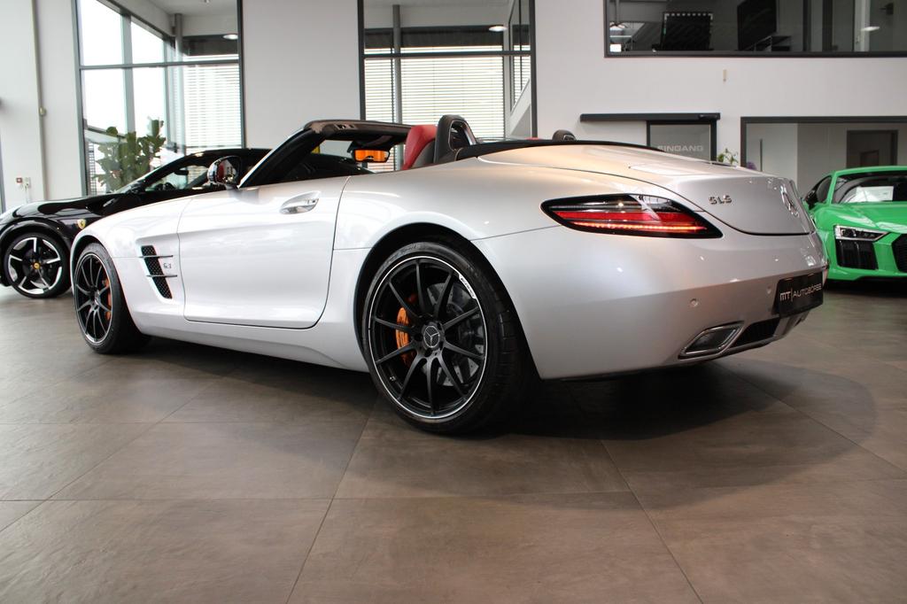 Mercedes-Benz SLS AMG