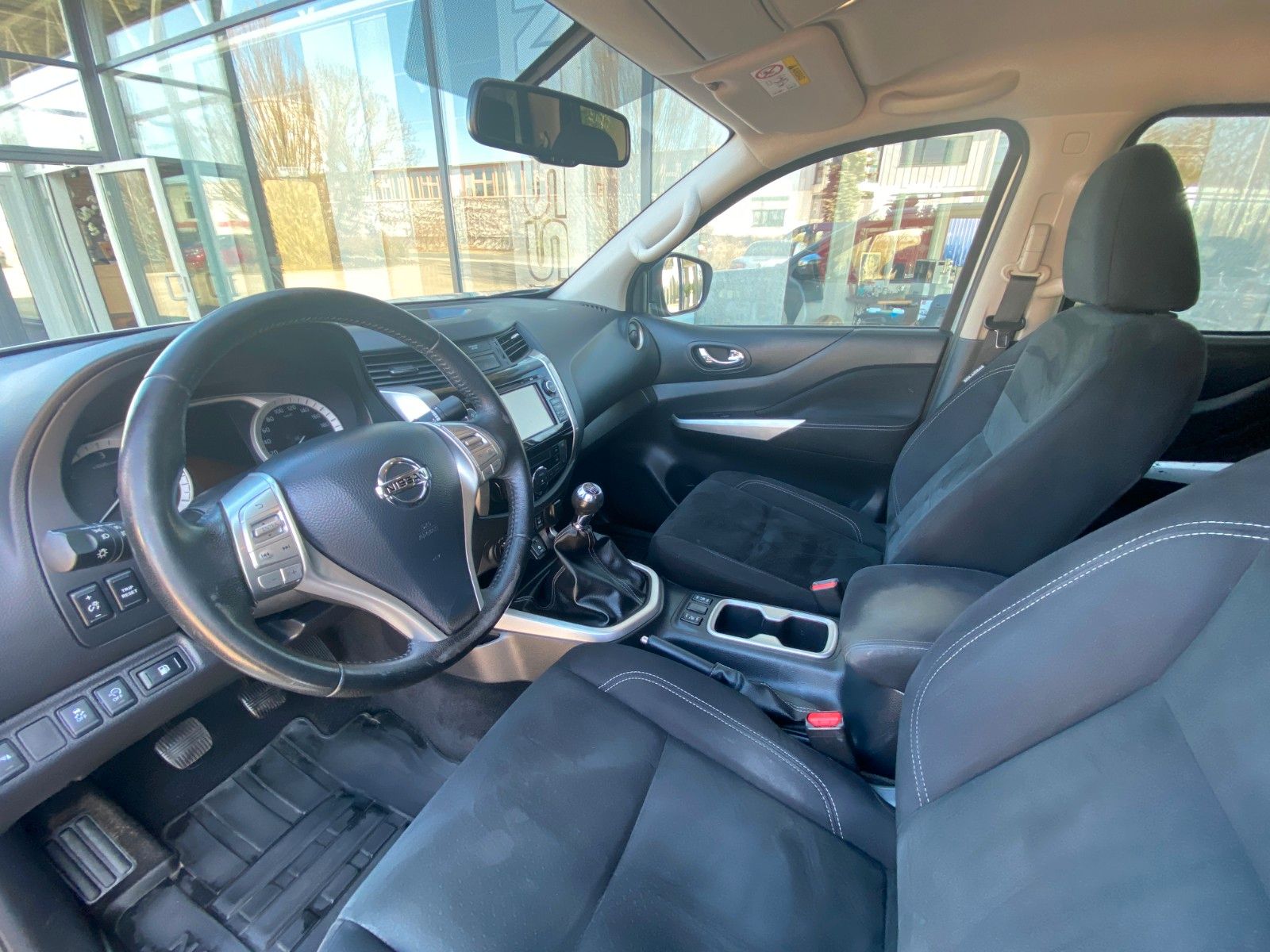 Fahrzeugabbildung Nissan Navara NP300 Tekna Double Cab 4x4