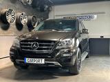 Mercedes-Benz ML 350  4 MATIC/SCHIEBEDACH/KEYLESS - Mercedes-Benz ML 350 mit Diesel-Antrieb: Automatik