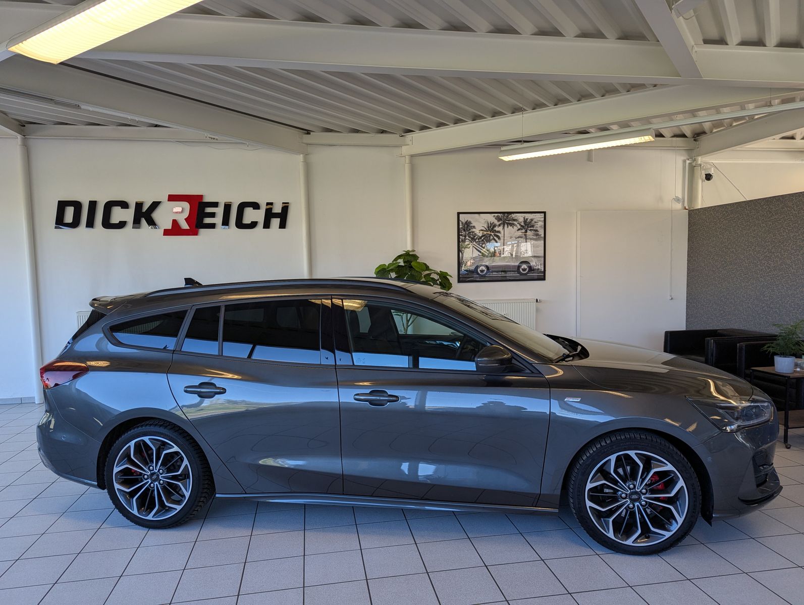 Fahrzeugabbildung Ford Focus 1.0 ST-Line X Styling Matrix B&O Pano 18"