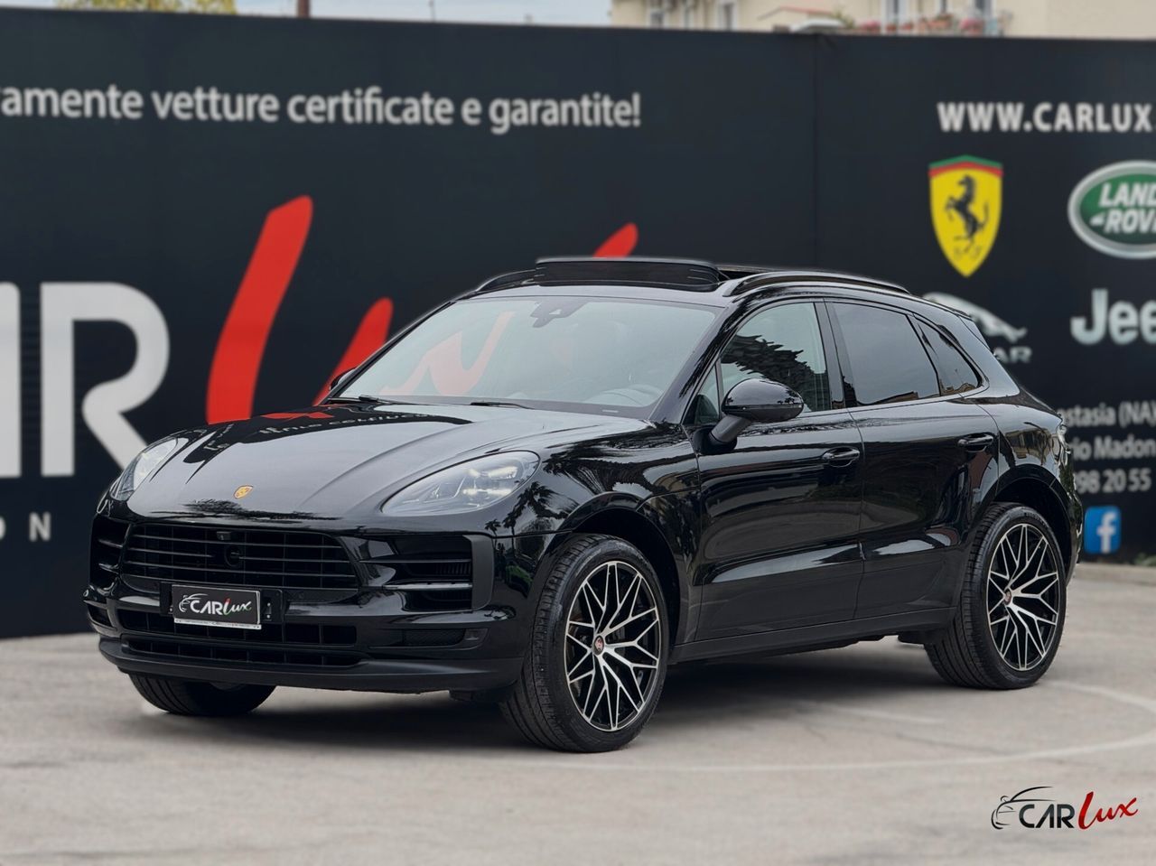 PORSCHE Macan