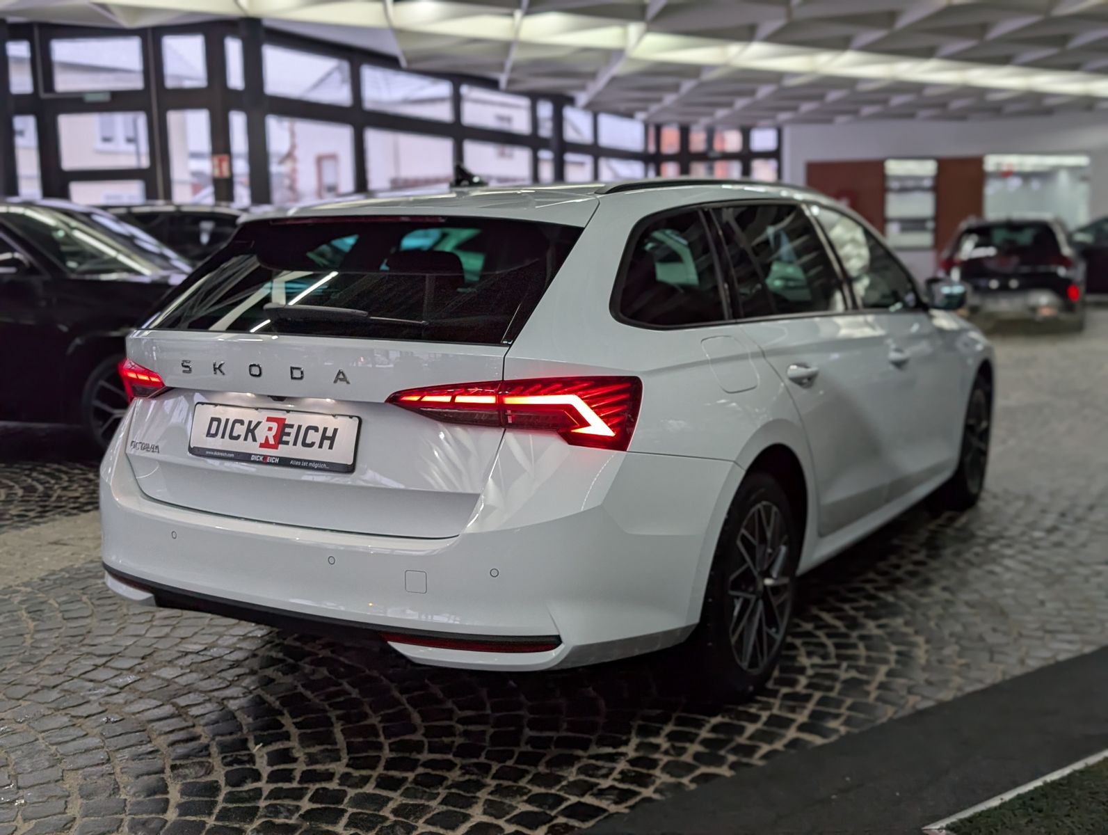 Fahrzeugabbildung SKODA Octavia 1.5 TSI mHEV Style ACC AHK 5J.-Garantie