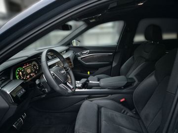 Audi Q8 - 7