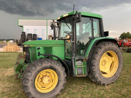 John Deere 6410