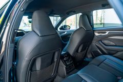 AUDI A6 TDI quattro/ LUFTFAHR./ 21"/ TECH PRO/ S LINE AUDI A6 TDI quattro/ LUFTFAHR./ 21"/ TECH PRO/ S LINE