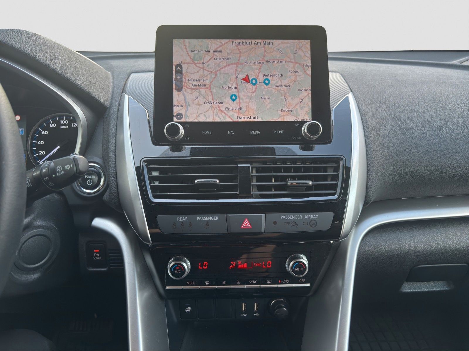 Fahrzeugabbildung Mitsubishi Eclipse Cross 2.4 PHEV 4WD Plus mit Intro-Paket