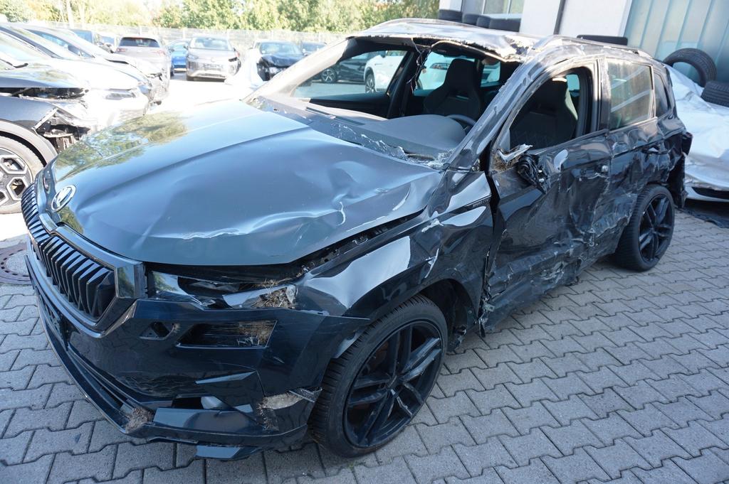 Skoda Karoq 20l TDI DSG 4x4 Sportline LEDNAVIKAMERA 2024