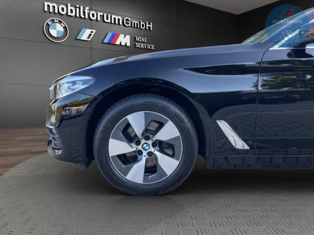 BMW 520 d Lim. StandHZG AHK HUD HiFi ACC Kamera DAB+