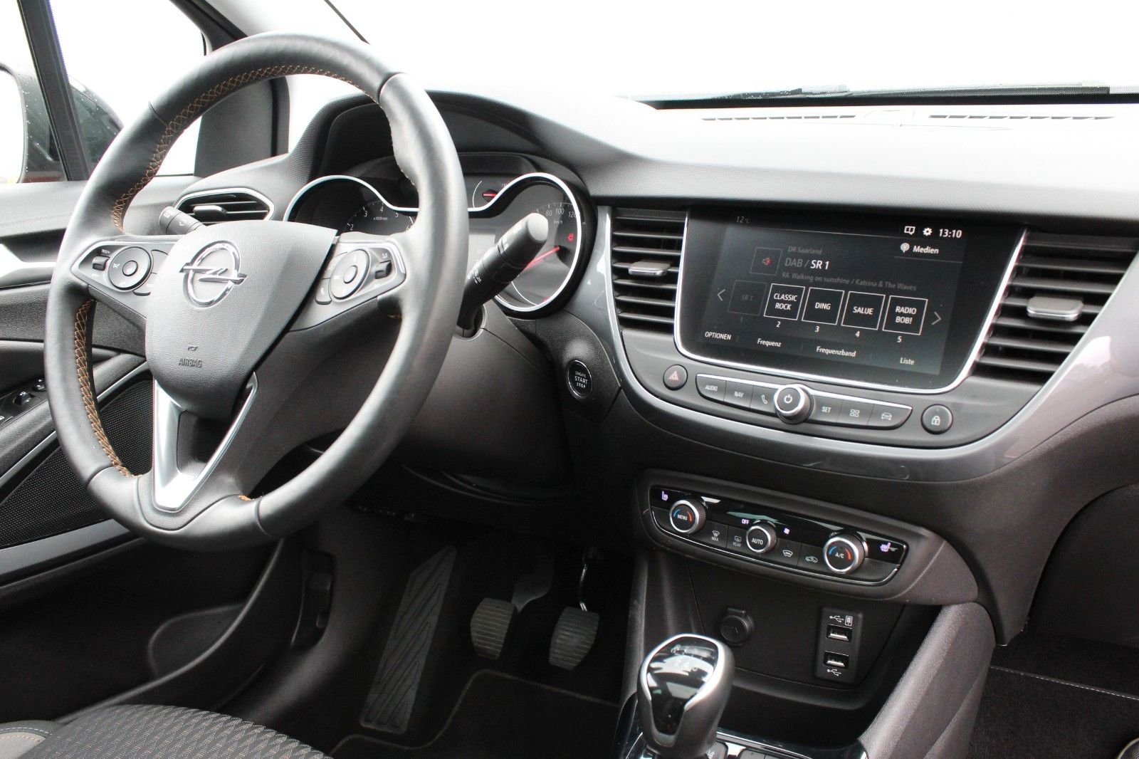 Fahrzeugabbildung Opel Crossland  Ultimate  Navi Kamera PDC Sitzh. DAB