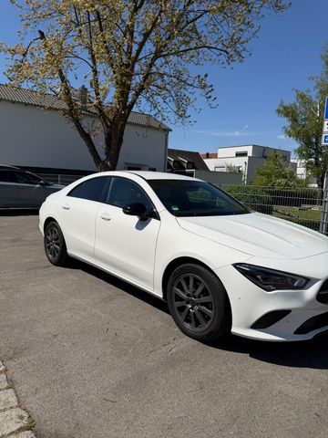 MERCEDES-BENZ Verkaufe Mercedes-Benz CLA 200d