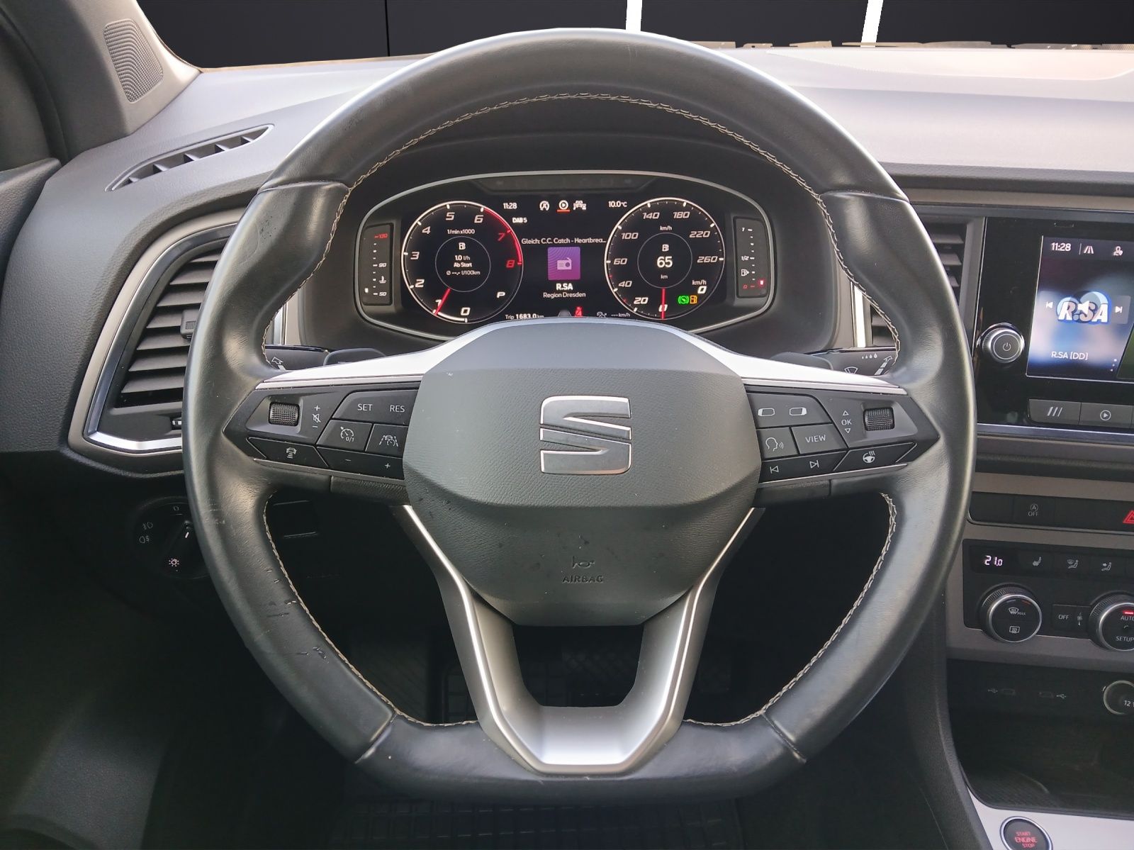 Fahrzeugabbildung SEAT Ateca TSI Xperience DSG LED AID ACC RFK SH