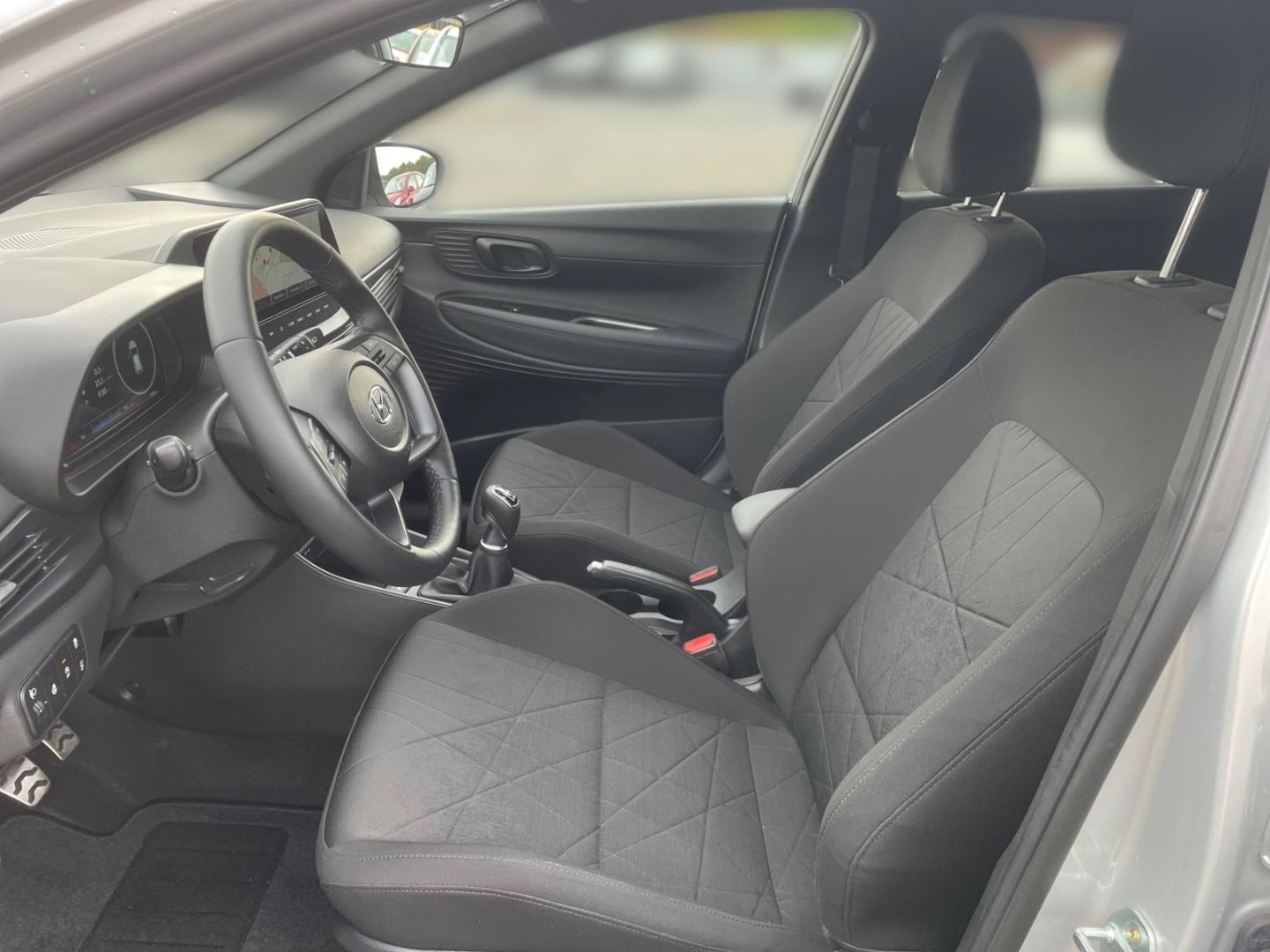 Fahrzeugabbildung Hyundai BAYON 1.0 T Connect & Go  Navigation Allwetter