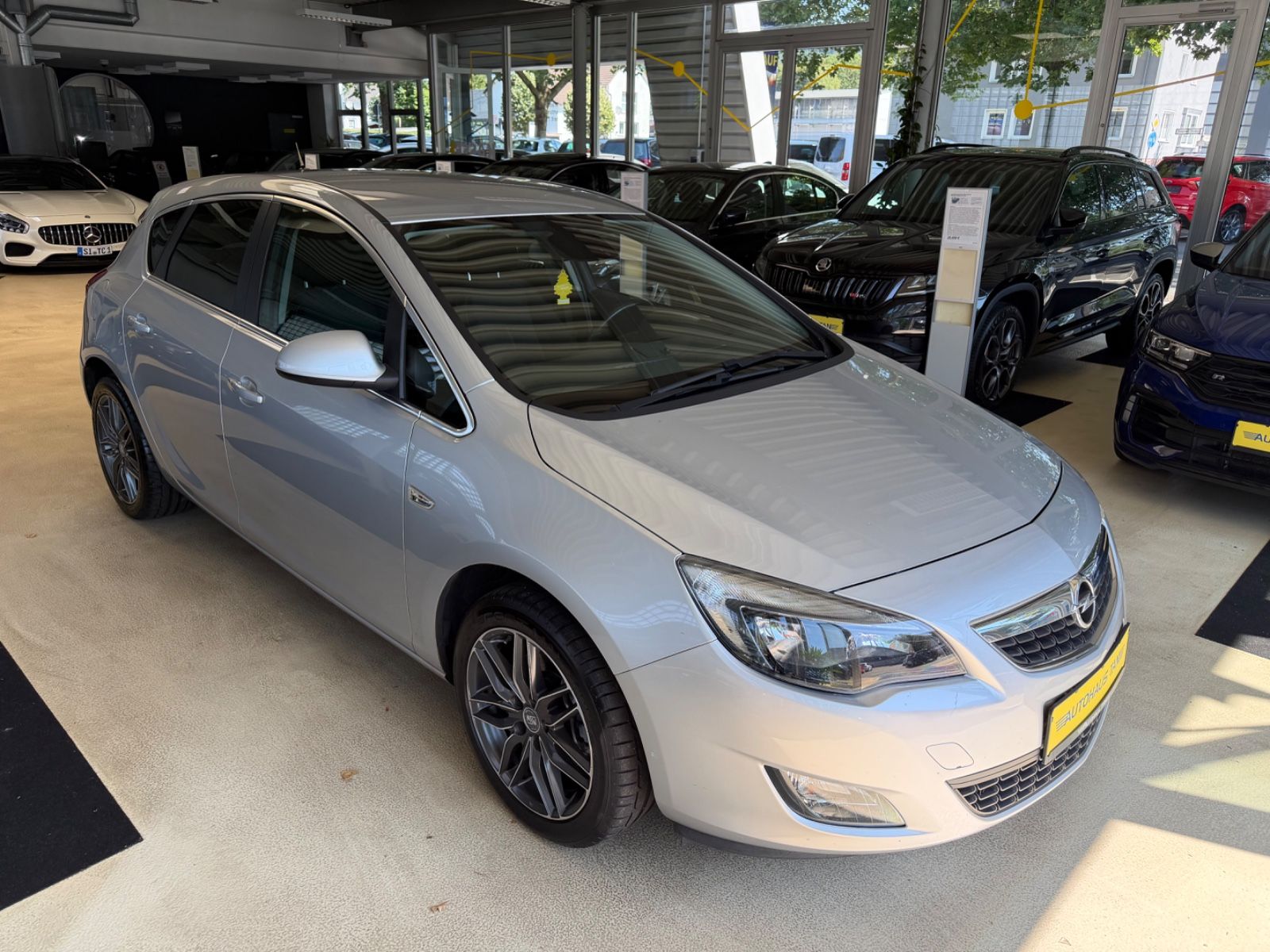 Fahrzeugabbildung Opel Astra J Lim. 5-trg. Sport