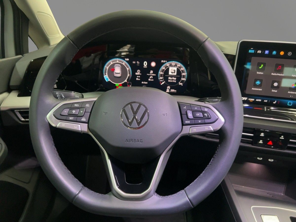Volkswagen Golf VIII 1.5 eTSI Life DSG Rear View App-Connec foto 13