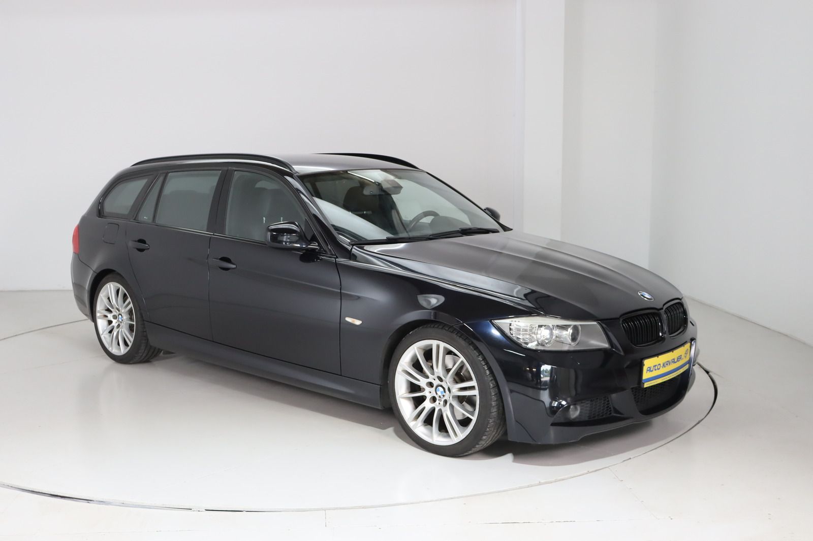 Fahrzeugabbildung BMW 320 i Touring M-Paket * Xenon * Leder * Sitzhzg.