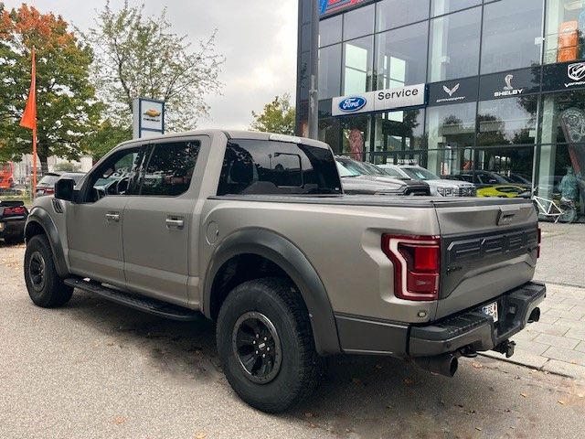 Ford F 150 Raptor 1 Hand