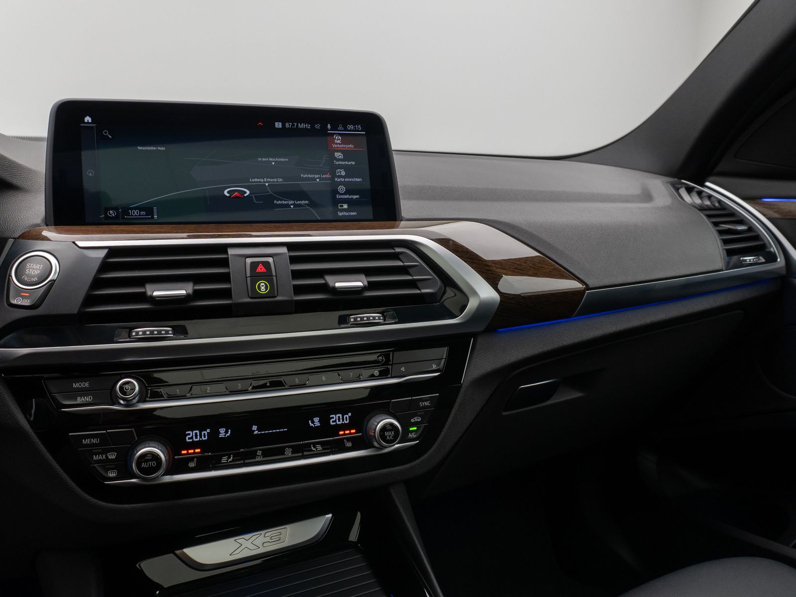 Fahrzeugabbildung BMW X3 xD30i xLine Panoram Kamera HiFi Komfort Sport