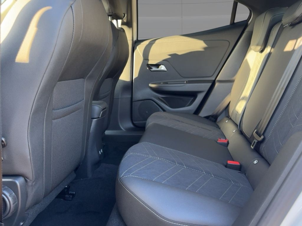 Fahrzeugabbildung Opel Mokka GS Tech Paket Allwetterreifen