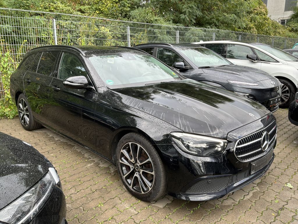 Image of Mercedes-Benz E 220