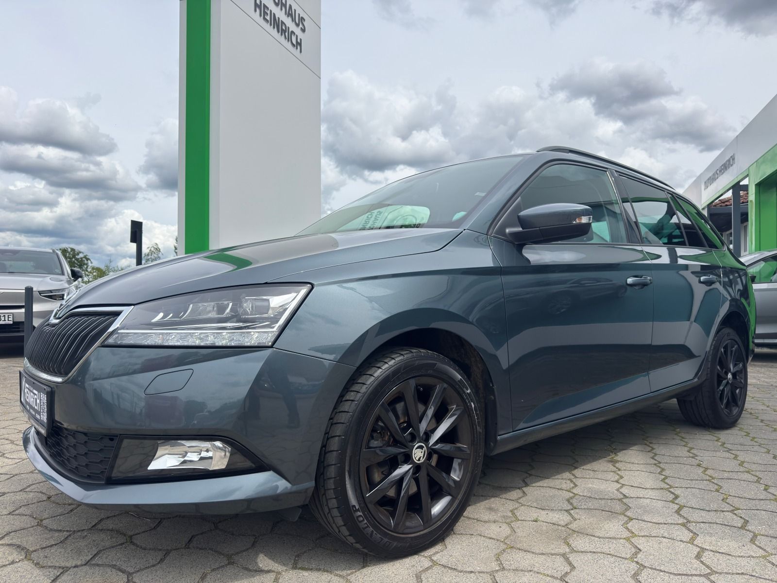 Fahrzeugabbildung SKODA Fabia Combi 110PS 6-Gang*RFk*LED*PDC*SmartLink